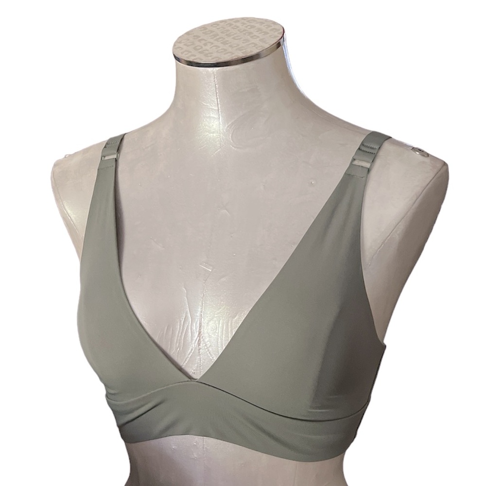 Everlane Women’s The Invisible Bra color gray size Medium